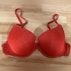 ✨Victoria’s Secret Red Push-up Bra✨